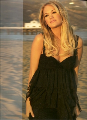 2008-Carnival-Ride-Tour-Book-Scans-carrie-underwood-3406325-425-585.jpg
