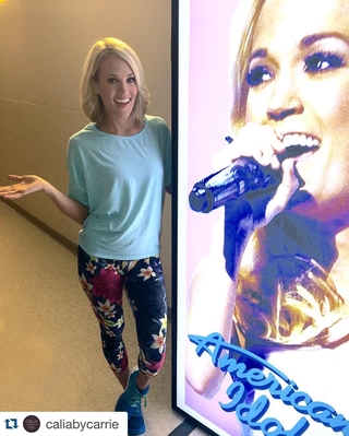 @caliabycarrie ・・・
#Idol w/ @CarrieUnderwood! Tweet #IdolFinale and #sweepstakes @ us for a chance to win this look http://bit.ly/1qwwhjI

