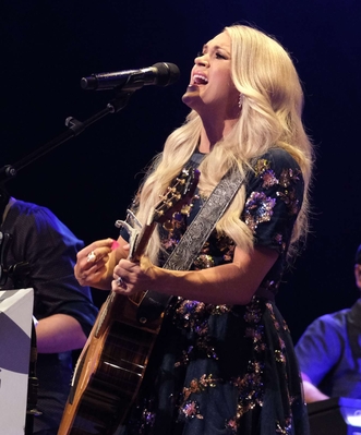 Carrie-Underwood---Performing-at-the-Grand-Ole-Opry-19.jpg
