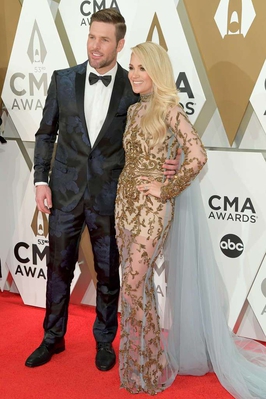 Carrie-Underwood-at-The-53rd-Annual-CMA-Awards-in-Nashville-7.jpg