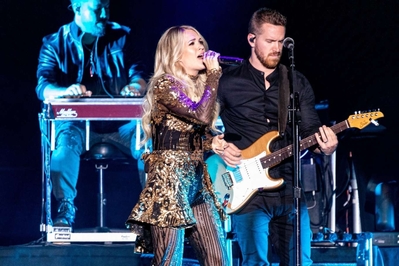 Carrie-Underwood_-Performing-at-Resorts-World-Arena-05.jpg