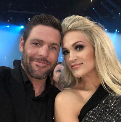 Carrie_Underwood_and_Mike_Fisher.jpg