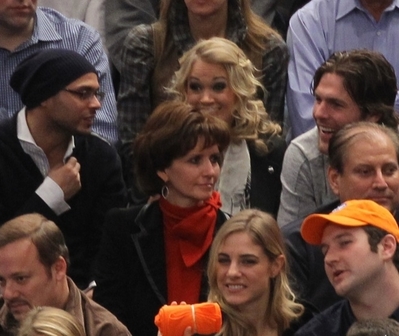 carrie-underwood-mike-fisher-knicks-game-01292011-04-675x595.jpg