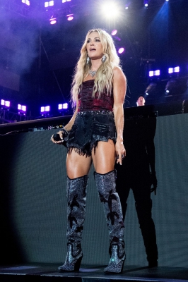 carrie-underwood-performs-at-cma-fest-2022-at-nissan-stadium-in-nashville-06-11-2022-5.jpg