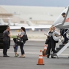 Carrie-Underwood-Arriving-in-Los-Angeles--14.jpg