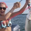 Carrie-Underwood-Striper-fishing-20.jpg