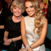 Carrie-Underwood-brought-her-mom-Carole-show.jpg