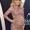 Carrie-Underwood_-2018-CMA-Awards--08.jpg