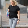 carrie-underwood-out-and-about-in-adelaide-12-05-2016_1.jpg
