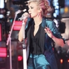 carrie-underwood-performs-at-dick-clark-s-new-year-s-rockin-eve-with-ryan-seacrest-2016-in-new-york-12-31-2015_1.jpg
