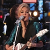 carrie-underwood-performs-at-dick-clark-s-new-year-s-rockin-eve-with-ryan-seacrest-2016-in-new-york-12-31-2015_2.jpg
