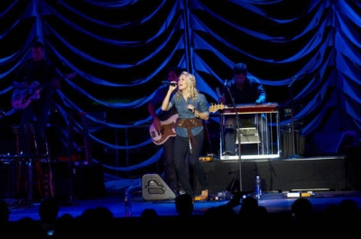 carrie-underwood-at-the-state-fair_5282503_87~0.jpg