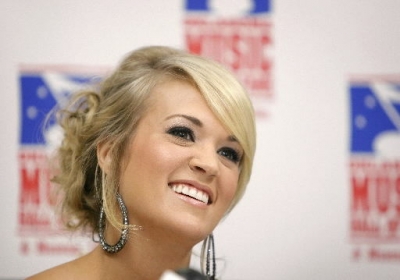 carrie-underwood-smile-hall-of-fame.jpg
