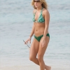 carrie-underwood-bikini-candids-at-the-beach-in-bahamas-05.jpg