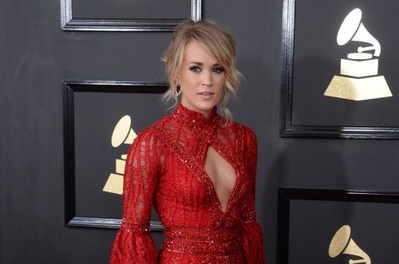 Demi-Lovato-Carrie-Underwood-wear-flirty-looks-to-Grammys~0.jpg