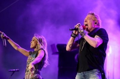 b3f91b31-78f5-4050-a9f0-3c051aaa78bb-Stagecoach_Saturday_Axel_Rose_and_Carrie_Underwood1326.jpeg