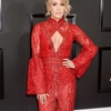 Carrie-Underwood--59th-GRAMMY-Awards--05.jpg