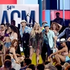 Carrie-Underwood-ACM-Awards-Performance-Video-2019_28129.jpg
