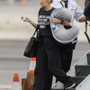 Carrie-Underwood-Arriving-in-Los-Angeles--01.jpg