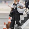 Carrie-Underwood-Arriving-in-Los-Angeles--13.jpg