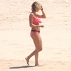 Carrie-Underwood-Bikini-Pictures-Mexico-July-20169.jpg