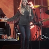 Carrie-Underwood-at-Jimmy-Kimmel-Live--17.jpg