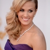 Carrie-Underwood-lors-de-la-ceremonie-des-Emmy-Awards-a-Los-Angeles-le-22-septembre-2013_portrait_w674.jpg