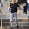 carrie-underwood-out-and-about-in-adelaide-12-05-2016_6.jpg